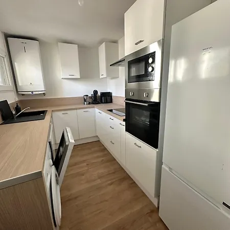 Apartment Confortable Et Moderne T3 Aux Arenes ! *